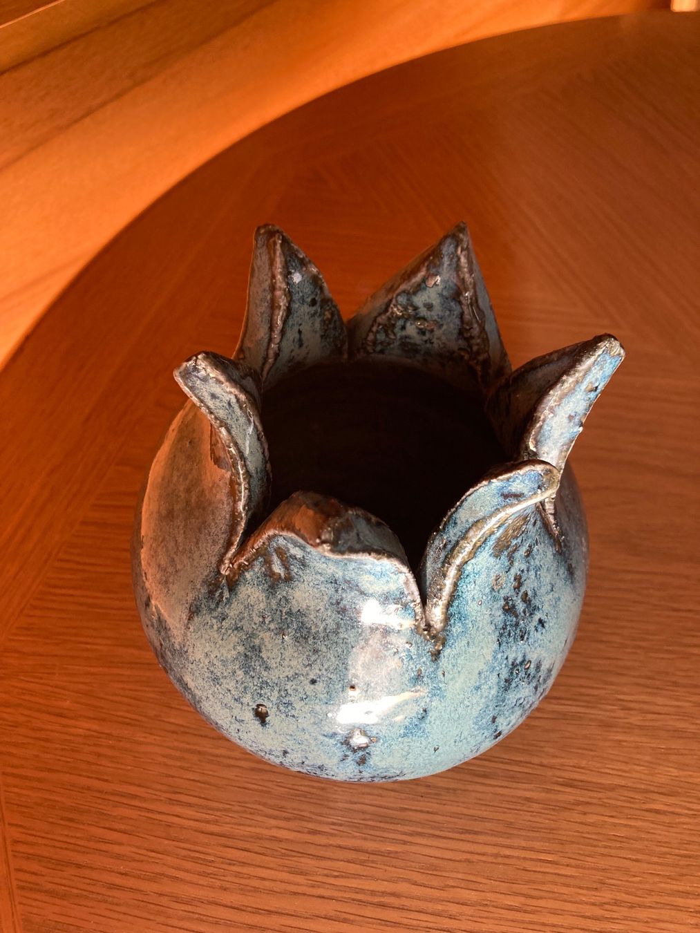 Vasen & Gefässe: Kunstvolle Töpfervase in Blütenform ca. 16cm – Gebraucht aus Anglikon von Duriel_77 1