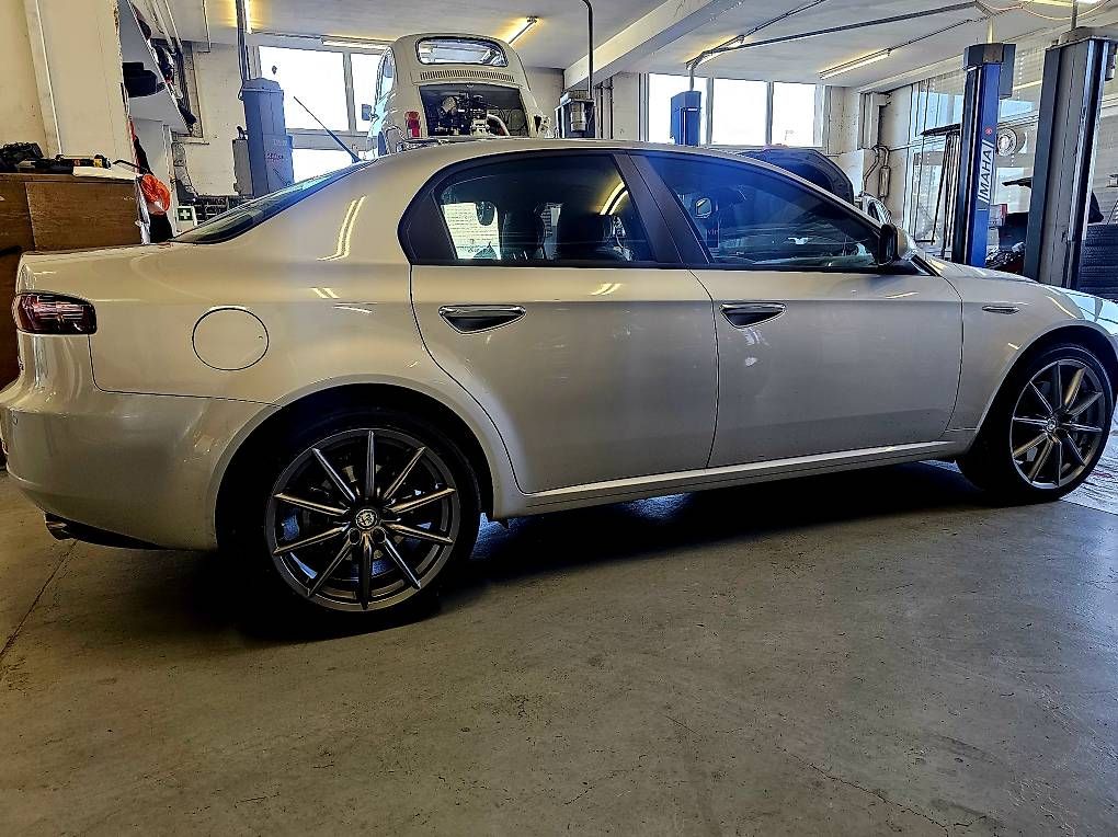 Alfa Romeo Autos: Alfa Romeo 159 2.4 jtdm – D'occasion à Menziken par torretto85 3