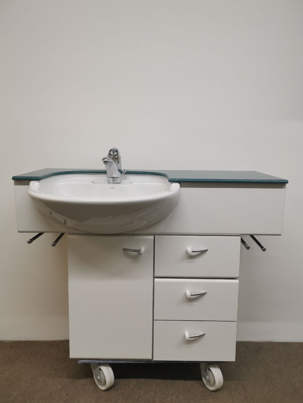 Laufen Mobili per bagno: Bachmann Waschtisch mit Unterschrank 97cm breite – Usato da Schüpfheim venduto da ofeld