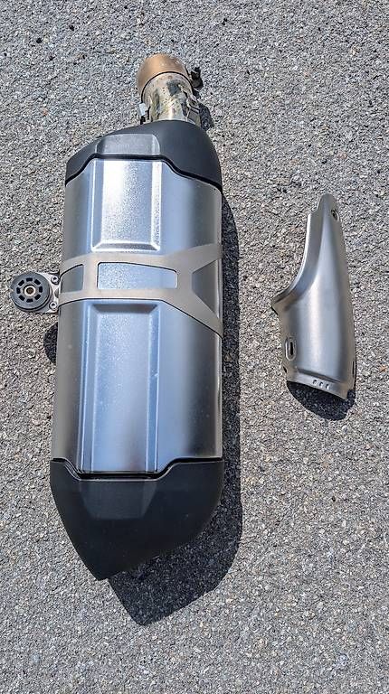 Auspuffanlagen: Orginal R1200GS LC Auspuff – Gebraucht aus VALS von D.F.1987