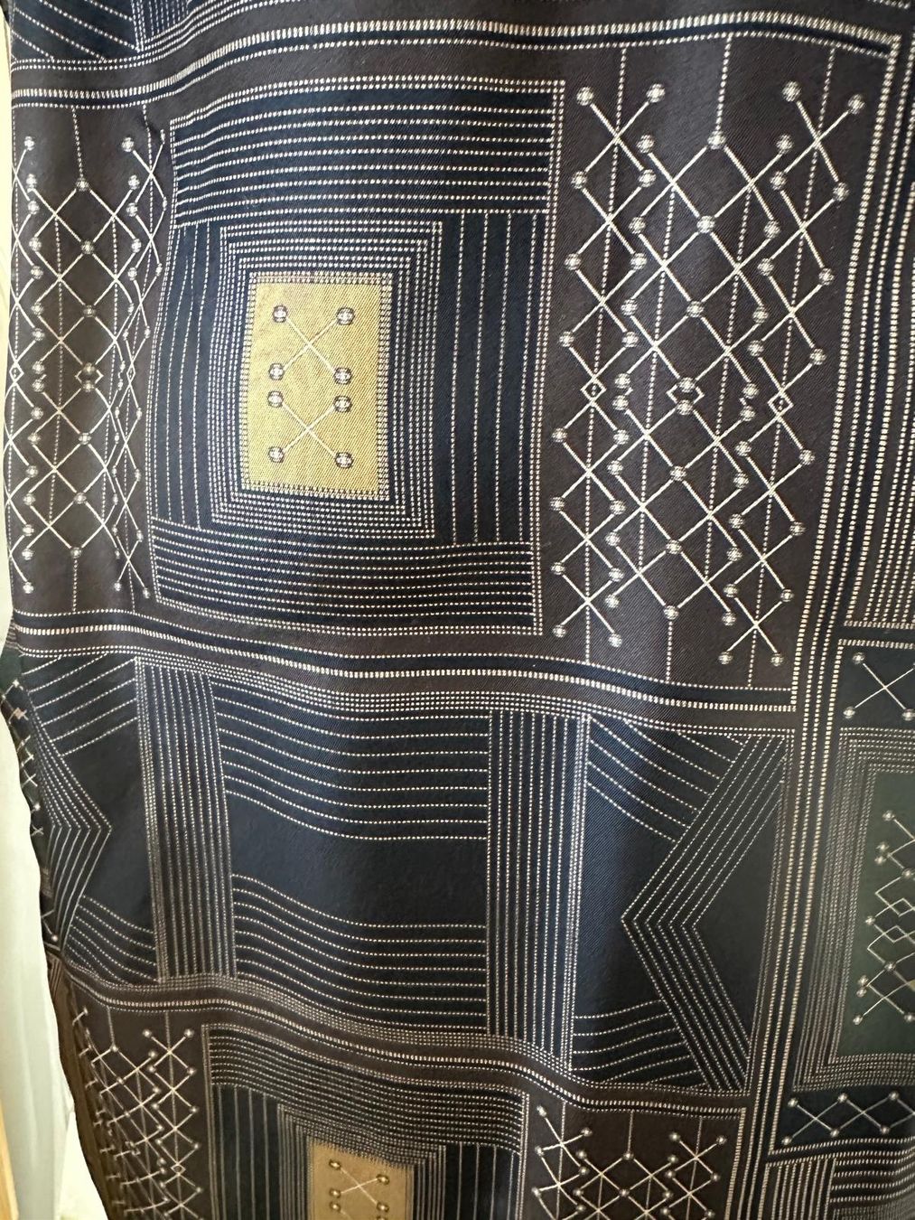 Vila Robes: Seidenkleid von VILAGALLO – D'occasion à Neuhausen par Lechasseur 4