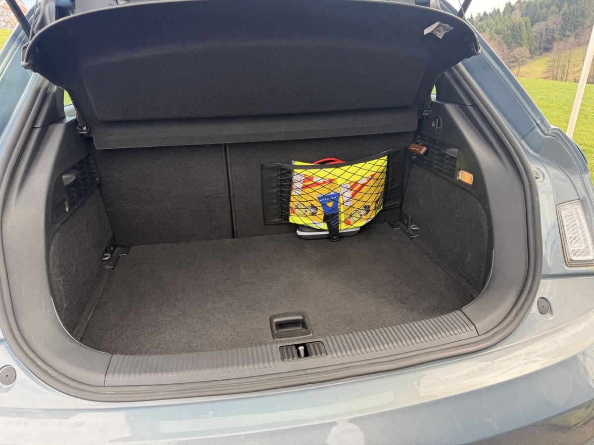 Audi Automobili: Audi A1 1.6 Automatik S-Line – Usato da Liestal venduto da ame_stb8 5