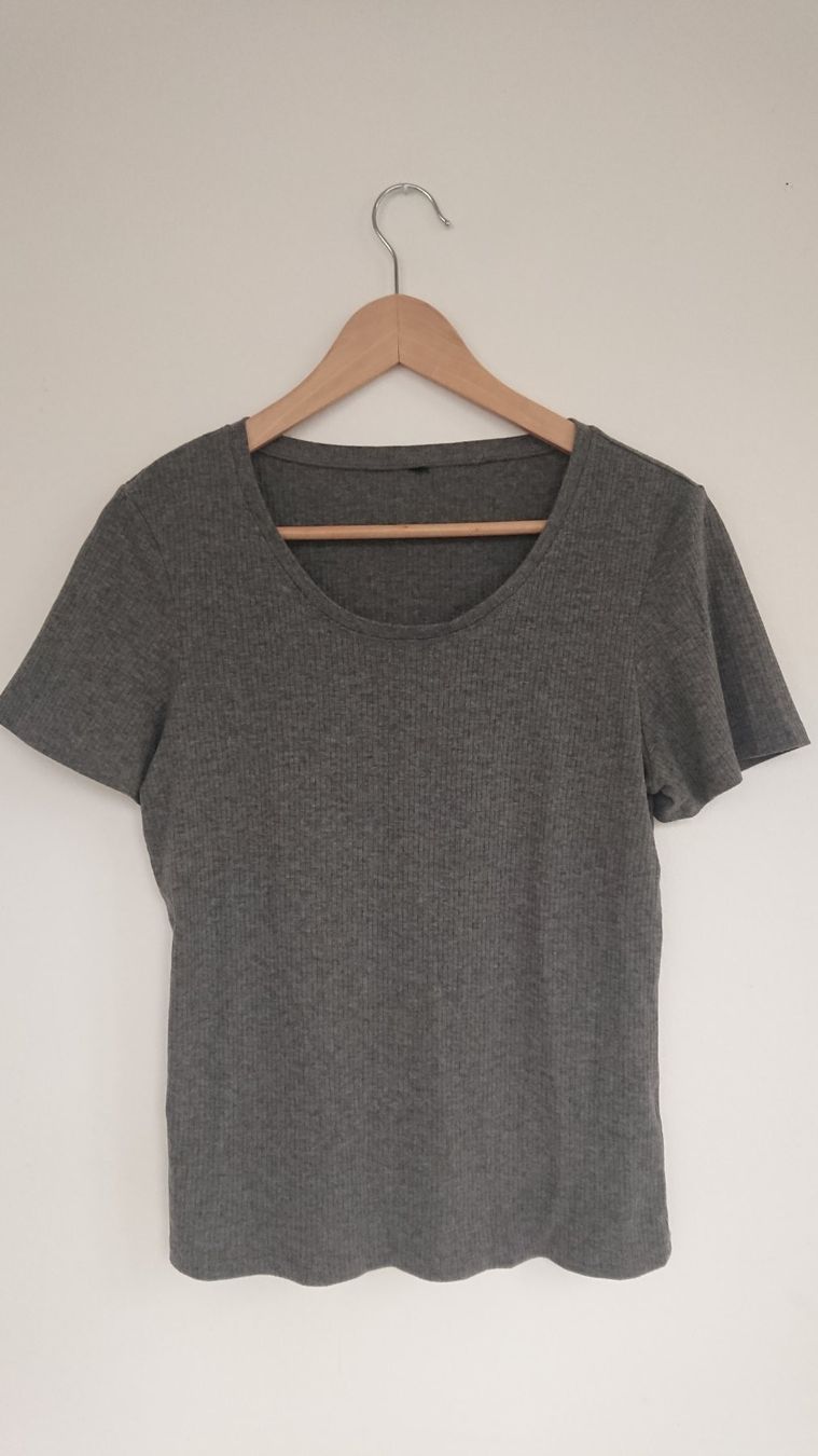 T-shirt: Damen Basic T-Shirt Chicorée Gr. M Grau – Usato da Hallau venduto da CHACLA