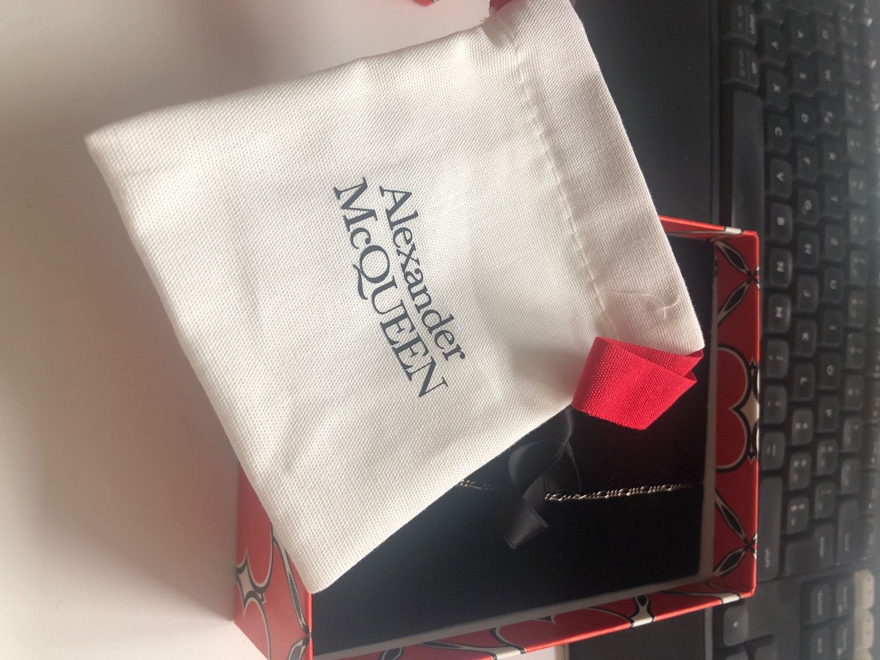 Alexander Mcqueen Catenine: Silberkette von Alexander McQueen Neu 45cm – Usato da Koblenz venduto da Ivy_Belle 1