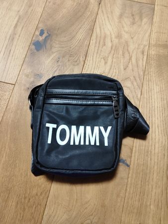 Tommy Reporter Bag - Black - Stylish & Compact