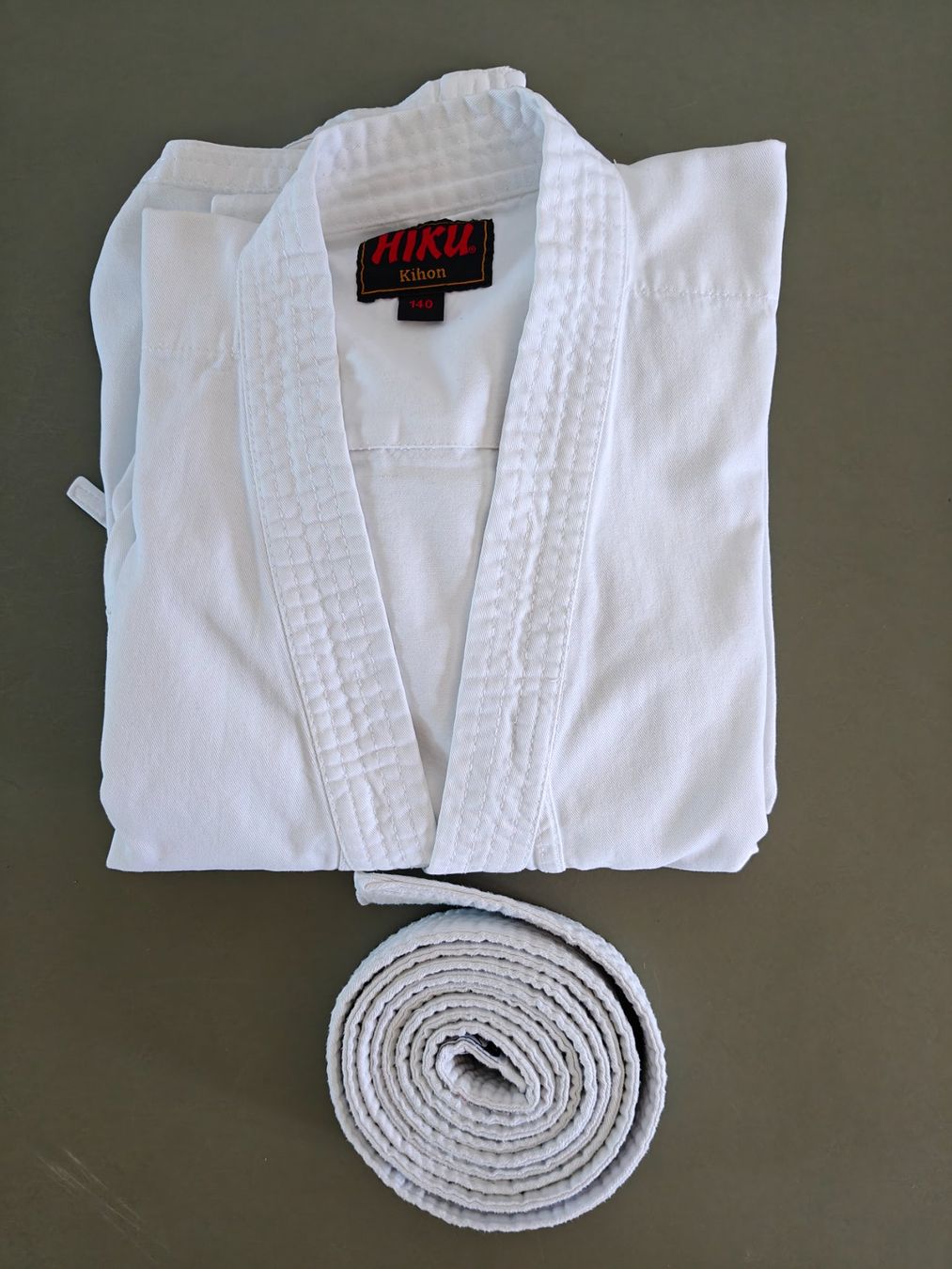 Completi: Karate gi 140 – Usato da Bern venduto da mea_c2ft 1
