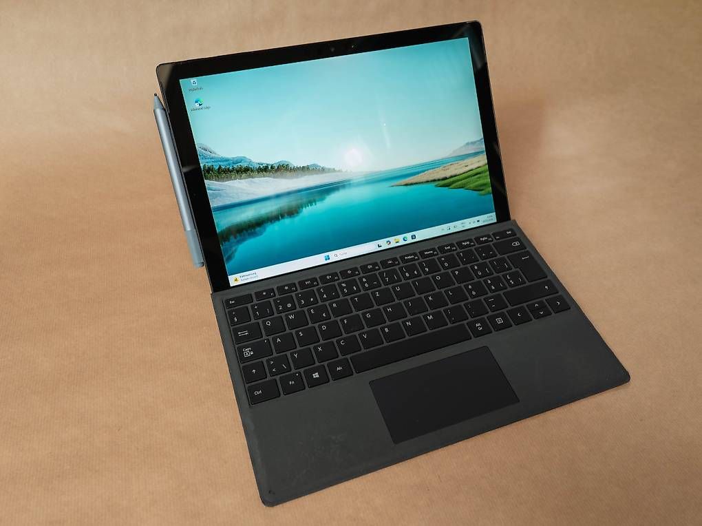 Microsoft Notebook: Microsoft Surface Pro 6 i5  | 8GB RAM | 256GB SSD + Dock – Usato da Filzbach venduto da Aluchsinger