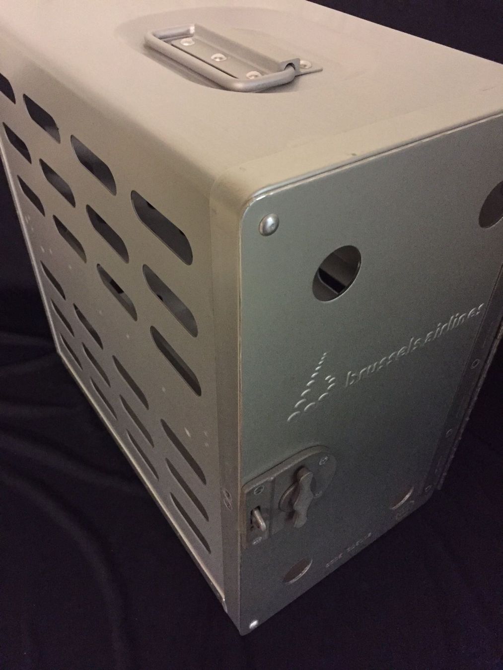 Contenitori edile: Brussels Airline Galley container – Nuovo e nell'imballaggio originale da Zürich venduto da Classic_Collection_Zurich