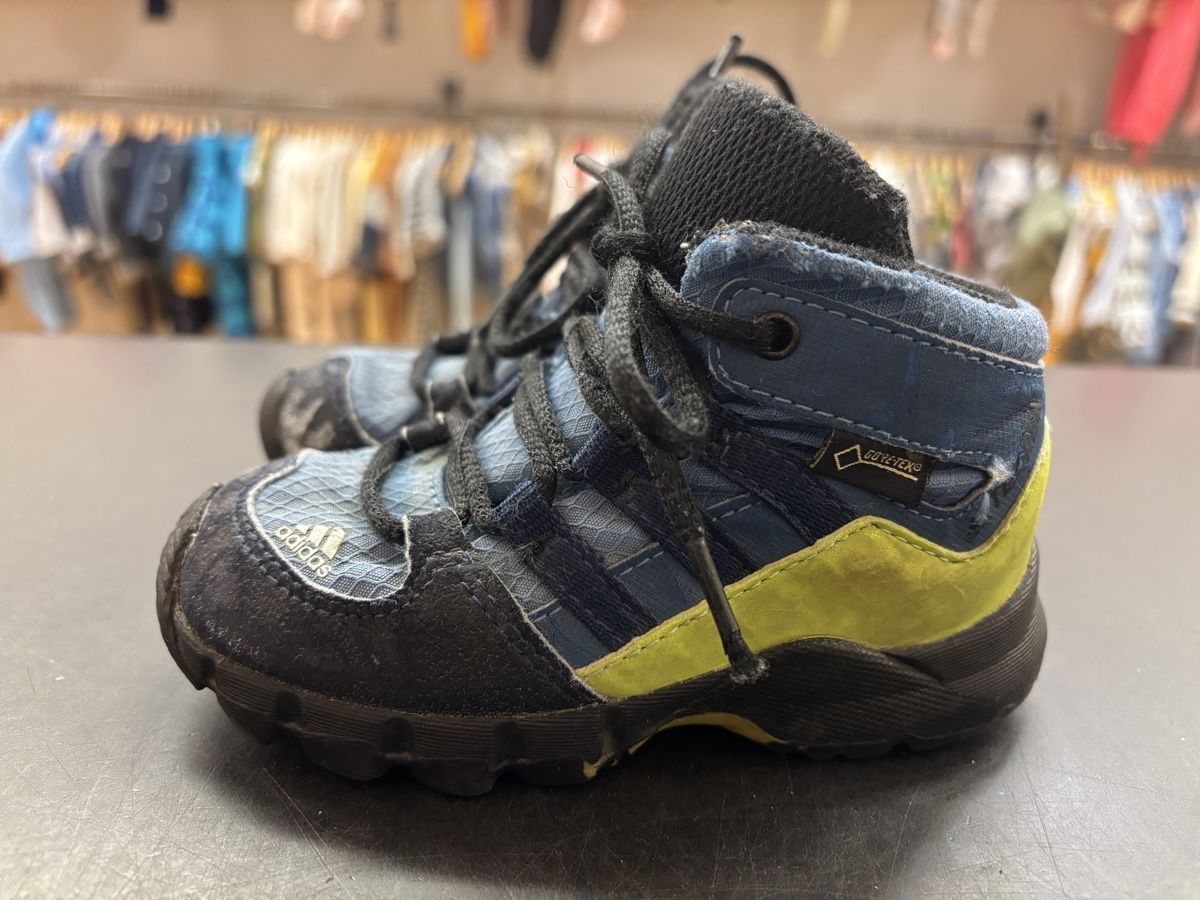 Adidas Scarpe per ragazzi: Adidas Terrex Wanderschuhe, Grösse 22 – Usato da Büren an der Aare venduto da Nikito2001