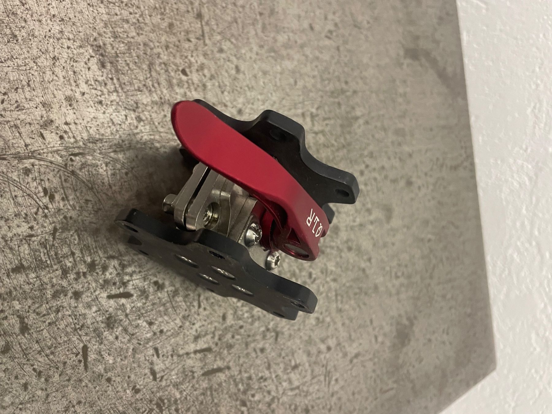 Supporti a parete: Buchfink Q1R simulator Lenkrad montierung – Usato da Horgen venduto da racingfuel.biz 1