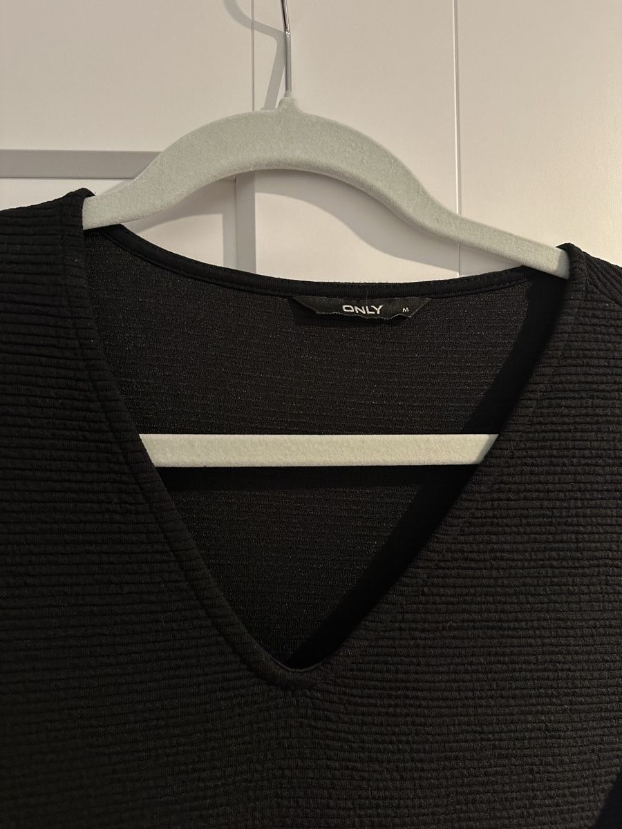 Only Vestiti: Schwarzes ONLY Kleid, Grösse M, neuwertig – Usato da Wetzikon ZH venduto da eli_k7fq 1