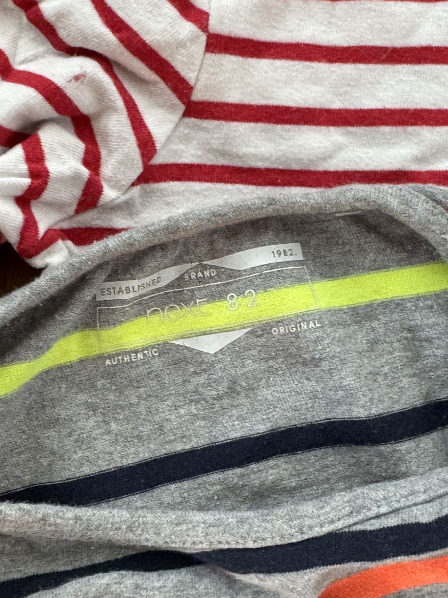 Lotti & Set di vestiti: 2 Langarmshirts und ein Hemd Grösse 116 – Usato da Basel venduto da spassbremse 1