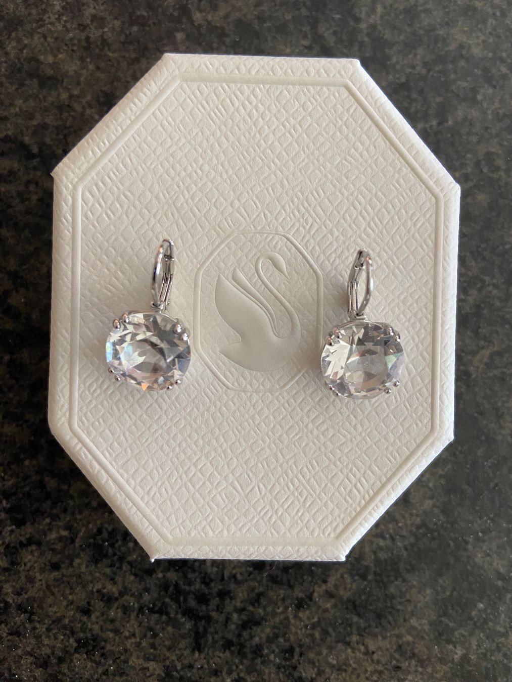 Swarovski Ohrringe & -stecker: Swarovski Millenia Drop-Ohrhänger – Neu und originalverpackt aus Murten von emma7007