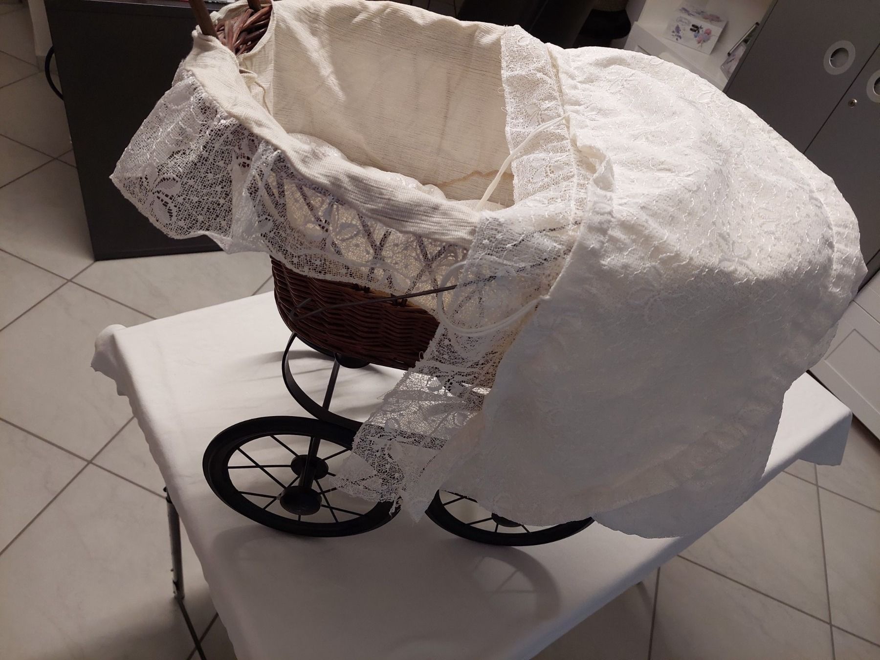 Puppenwagen: Puppenstubenwagen – Gebraucht aus Muri AG von  8