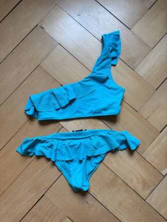 ZARA - Bikini hellblau mit Volants M/L
