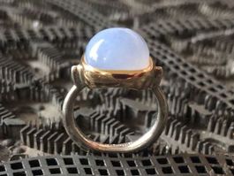 CHALCEDON Cabochon in solider Goldfassung 750  Grösse: 53