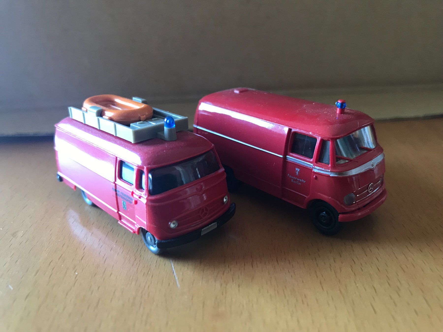 Wiking Modellautos: 2x Mercedes Feuerwehr – Gebraucht aus Luzern von mey_s13 1