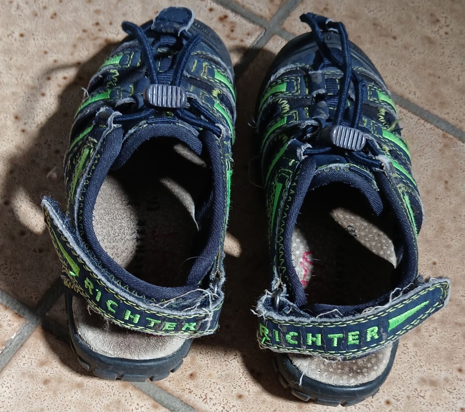 Schuhe für Jungen: Sandalen Grösse 26 – Gebraucht aus Sissach von mar_xc7r 1