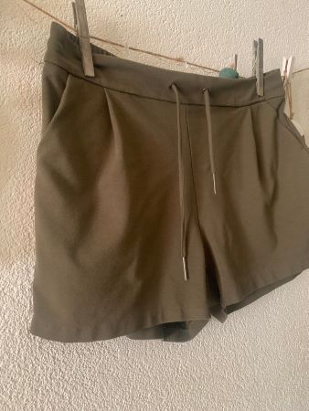 Shorts Vero Moda, L olive