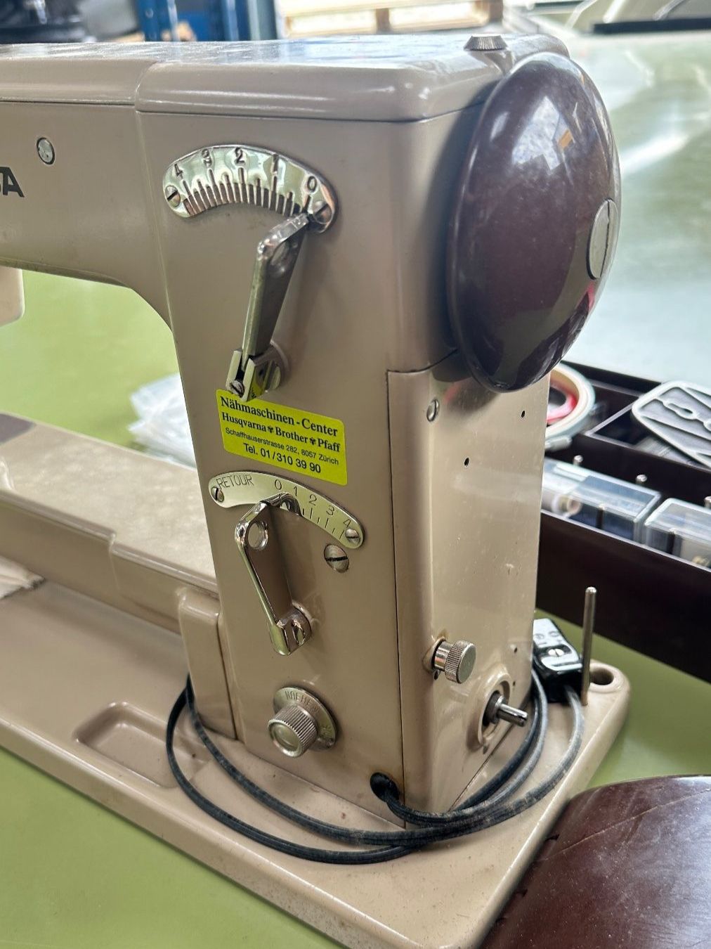 Machines à coudre: TURISSA Automatic – D'occasion à Regensdorf par Powershift2 6
