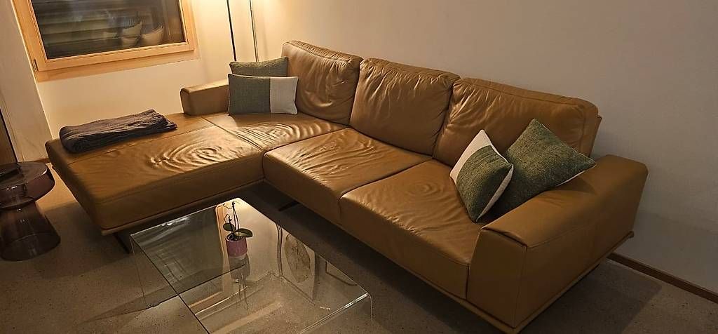 Divani: 3000.- Euro Echtleder Sofa mit Recamier – Usato da Zeiningen venduto da lire123321 1