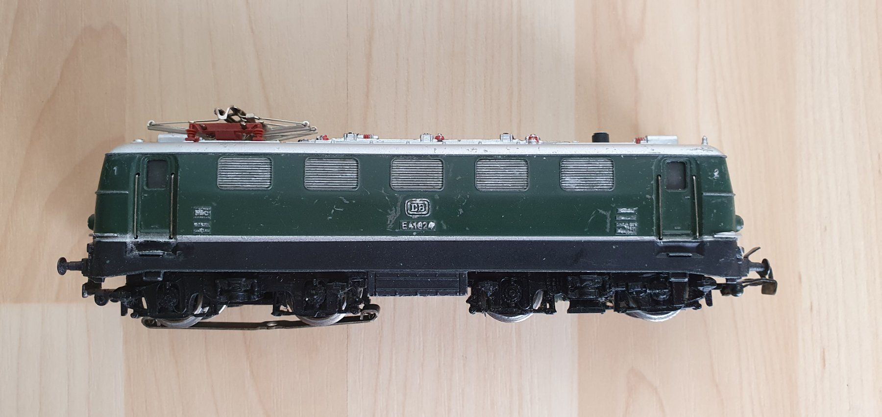 Märklin Modellini di ferrovie: Märklin 3037 - DB E-Lok BR 141 – Usato da Ernetschwil venduto da Cob1998 1