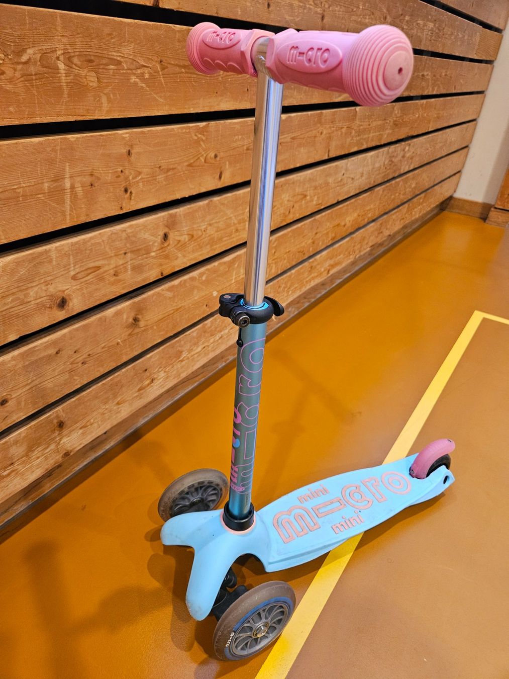 Micro Veicoli per bambini: Micro Mini Trottinett – Usato da Nürensdorf venduto da ialeggio 1