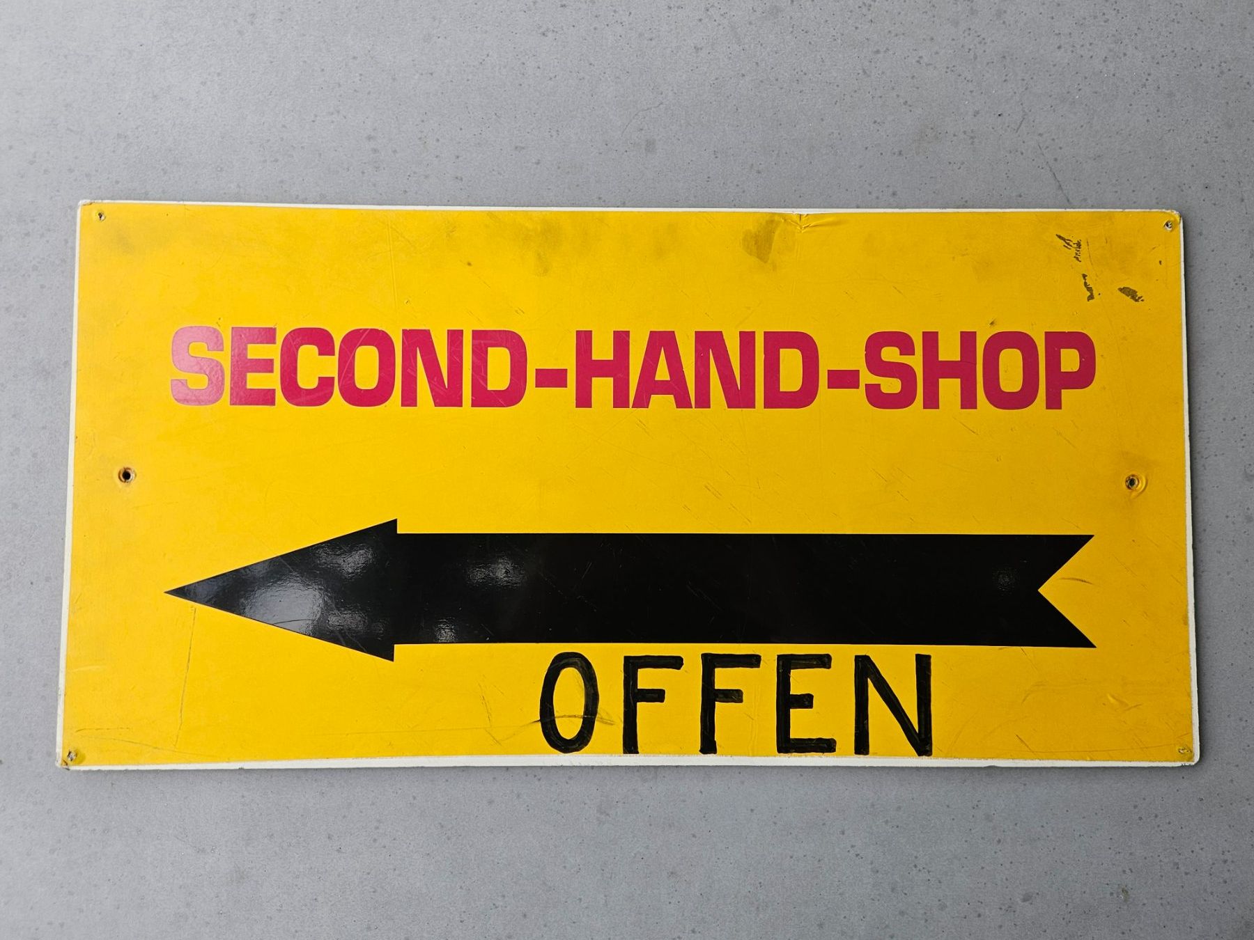 Insegne: Secondhand Shop Schild Pfeil Links "OFFEN" – Usato da Nendeln venduto da Regs182