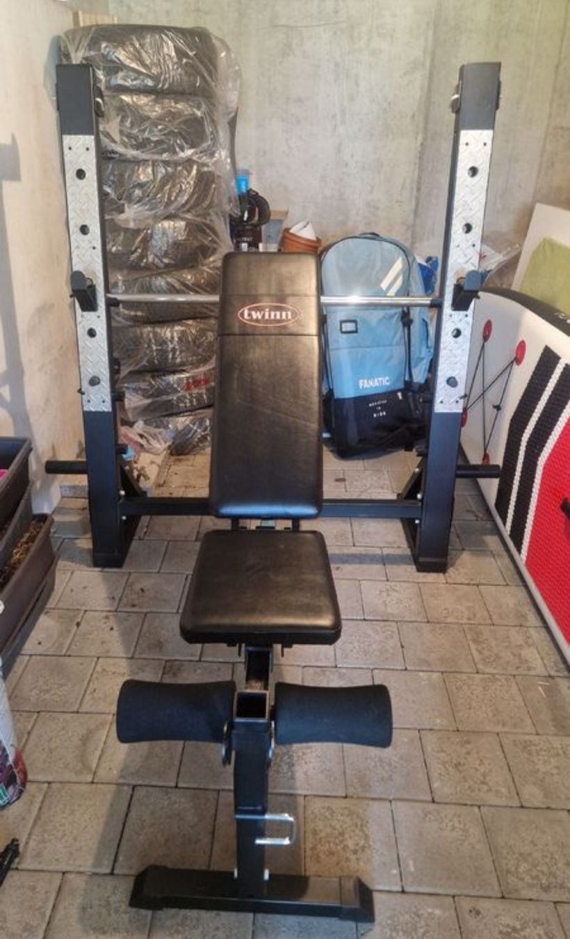 Hometrainer: Massive verstellbare Hantelbank – Usato da Lauterbrunnen venduto da ziv_nd87 2