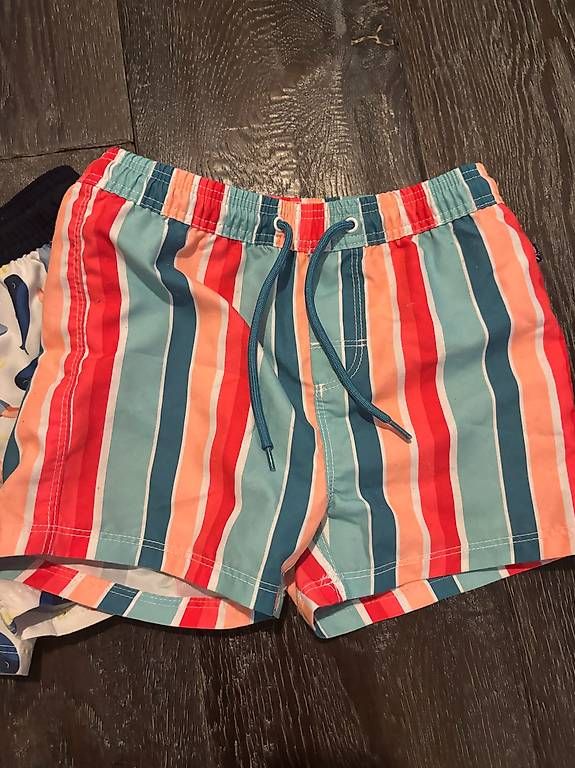 Costumi da bagno: 2 maillots de bain garçon Taille 6 ans Okaidi – Usato da Petit-Lancy venduto da areyouinterested 1