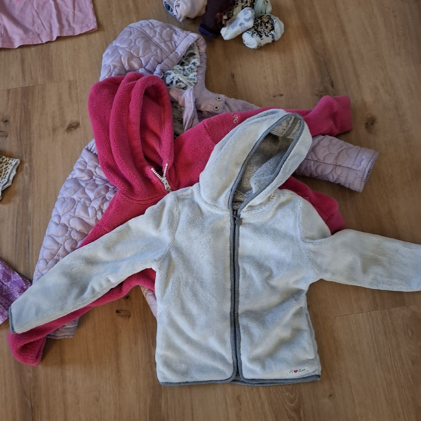 Lotti & Set di vestiti: Kinder Kleiderpaket Mädchen Grösse 104 – Usato da Bülach venduto da JAYA379 2