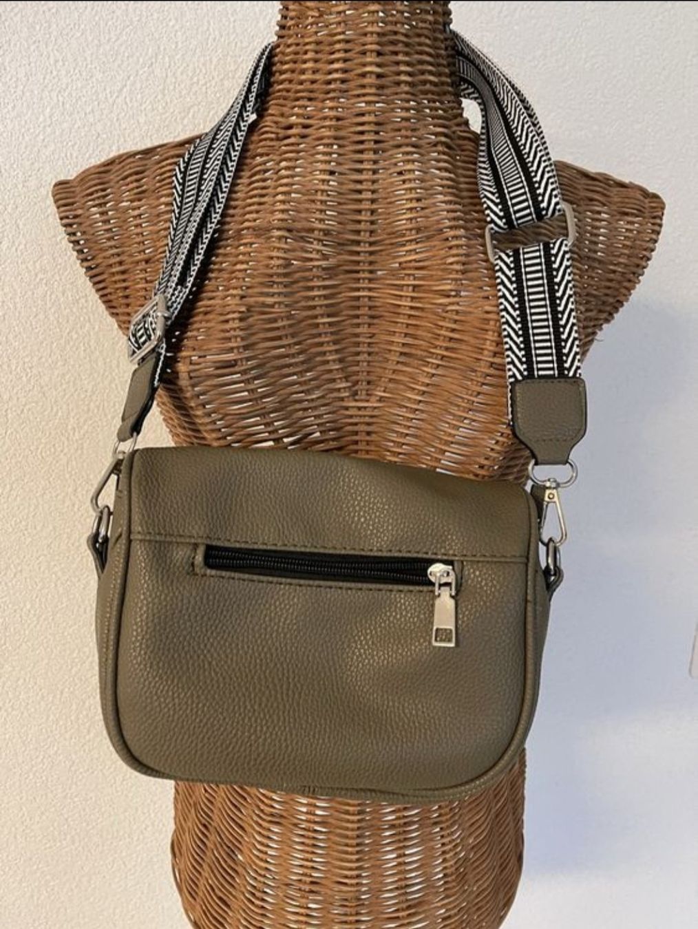 Sonstige Kleidung & Accessoires: Sac bandoulière kaki – Neu (gemäss Beschreibung) aus Fleurier von nat_kh2v 1