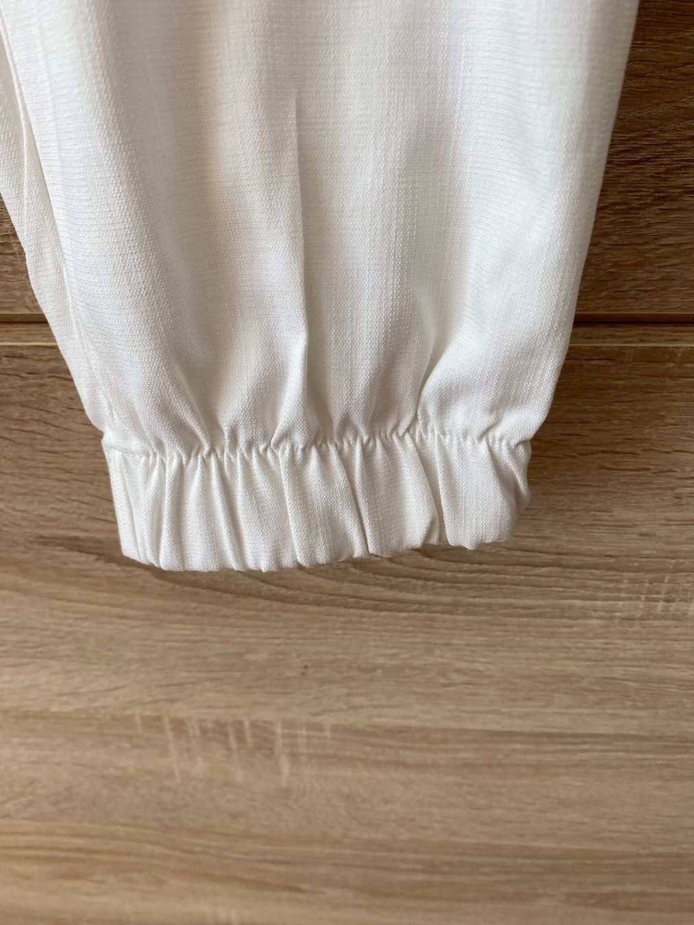 Tally Weijl Pantaloni: Pantalon cargo blanc – Usato da Montreux venduto da Izapeche811 2