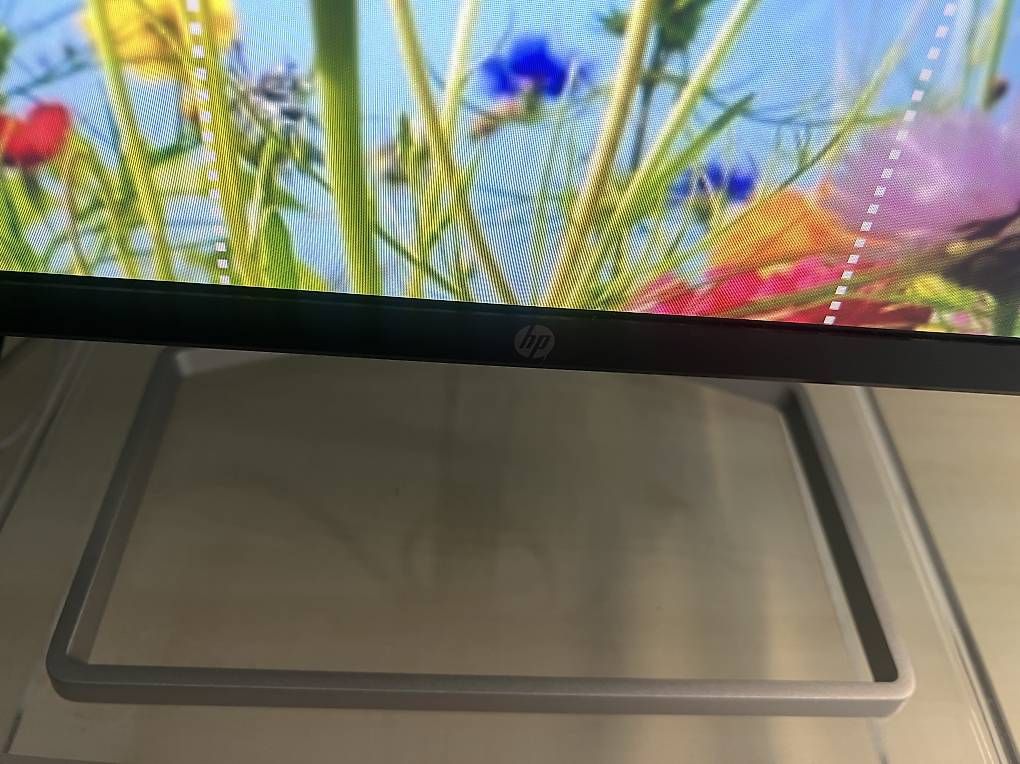 Hewlett Packard Monitore: HP Computerbildschirm - super flach, Bildqualität – Gebraucht aus Steinen von Rocket_84 2