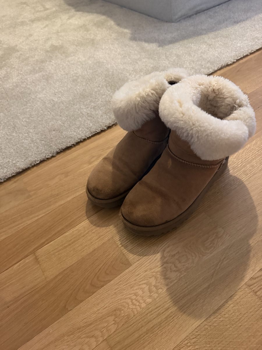Ugg Damenschuhe: UGG Schtifel Grösse 41 – Gebraucht aus Glattpark(Opfikon) von kri_ll5l 1