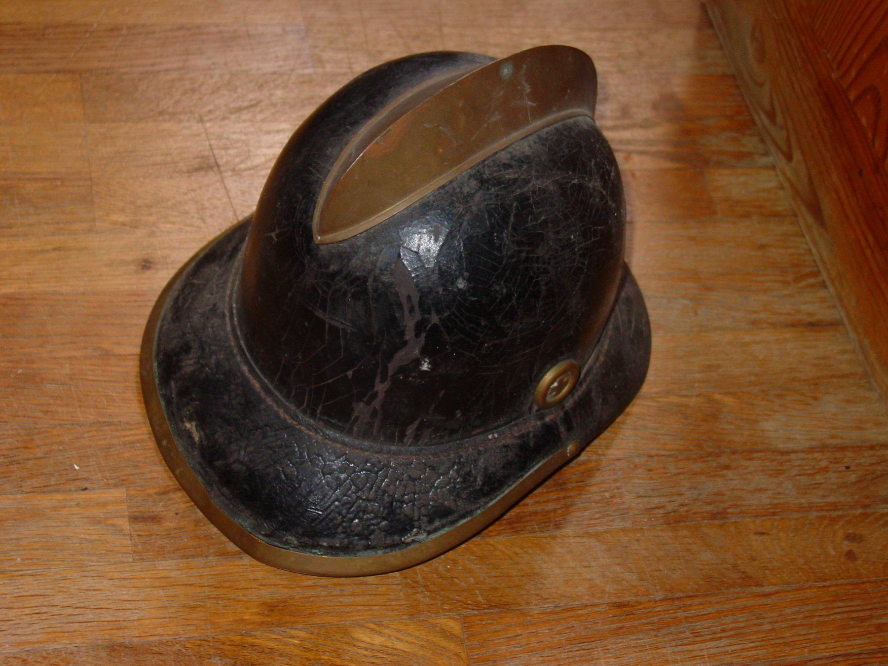 Pompieri: Leder Feuerwehr Helm – Usato da Ursenbach venduto da rekruten-shop