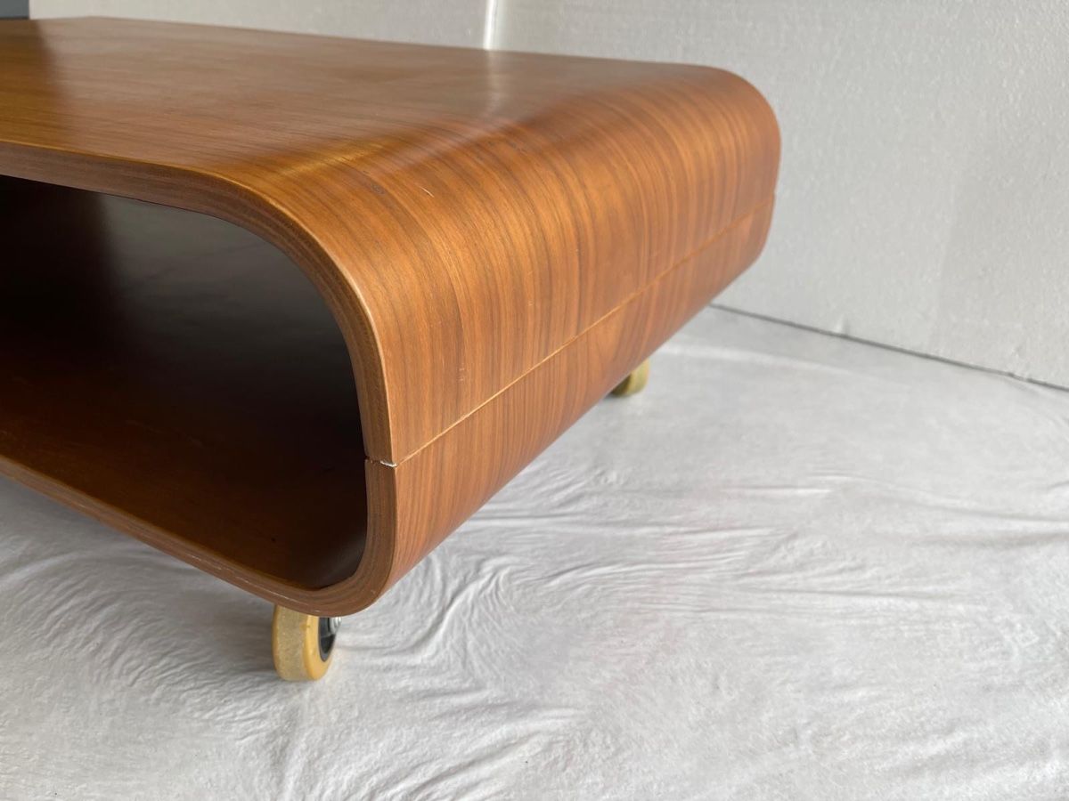 Tische: Vintage Couchtisch in Nussbaum – Gebraucht aus Luzern von Fabian_Ni 8