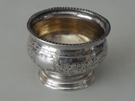 Antike kleine Salzstreuer - signiert - Silber?