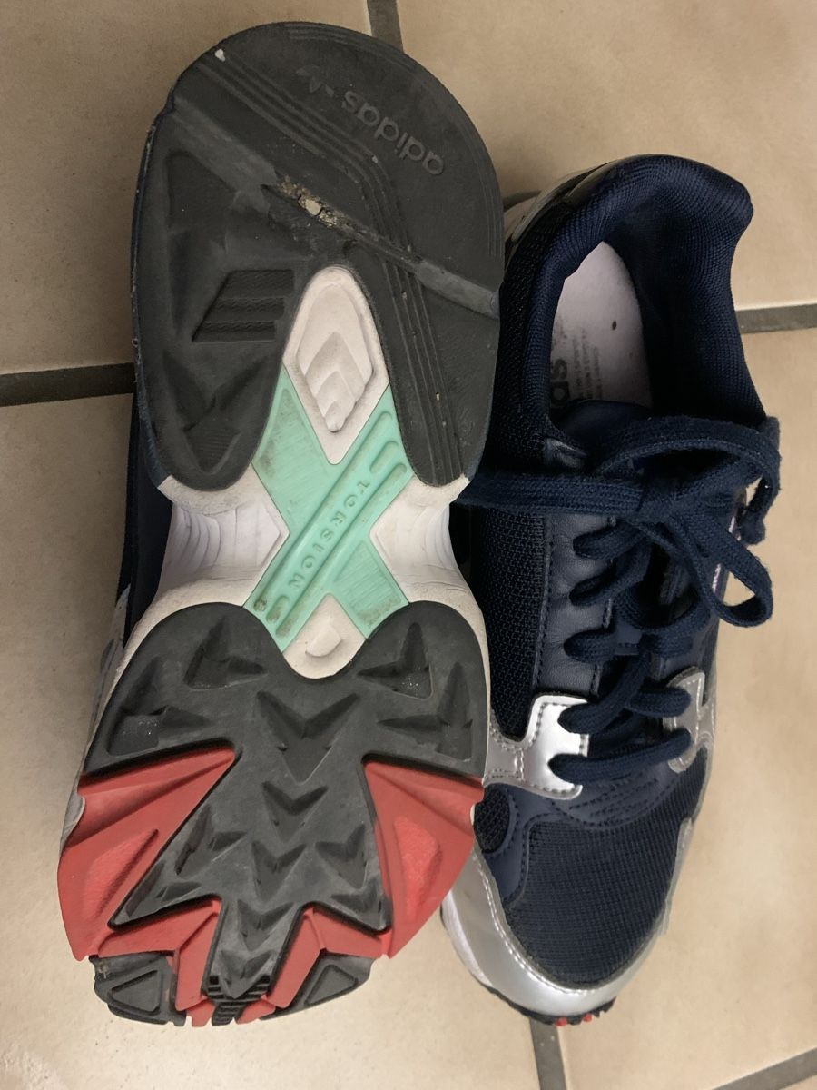 Adidas Scarpe da donna: Adidas Sneaker Grösse 40 – Usato da Münchenbuchsee venduto da princesas-2007 2