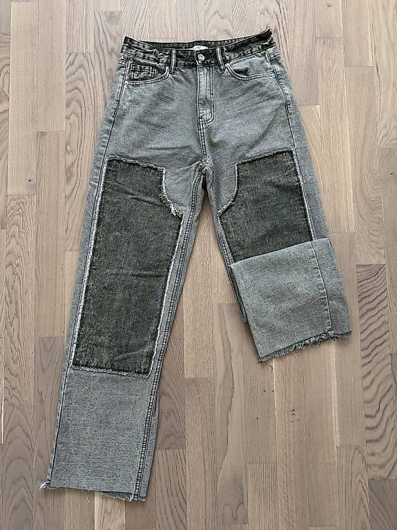 Jeans: Straight Leg Jeans  – Usato da Waltenschwil venduto da shelly_m