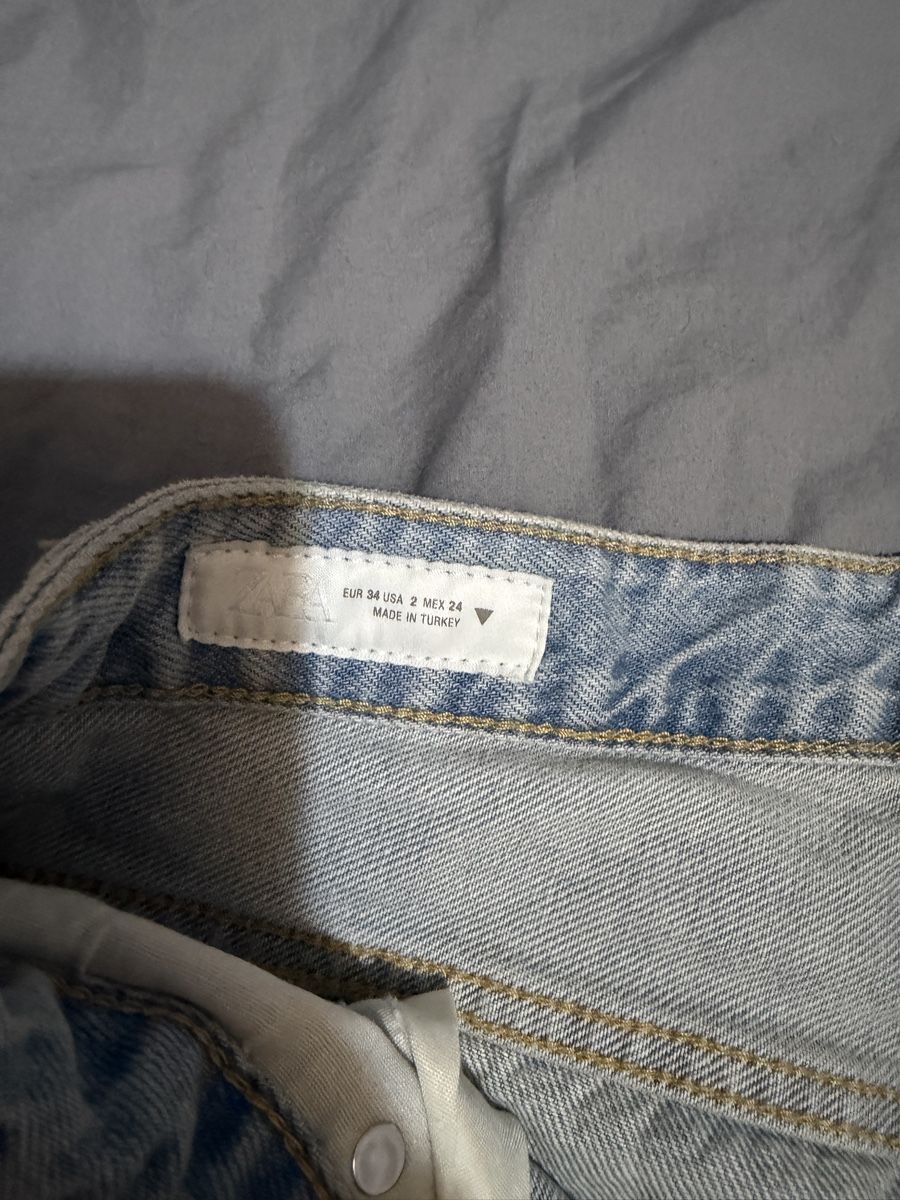 Zara Jeans: Zara Jeans Bermuda  – Nuovo e nell'imballaggio originale da Neerach venduto da the_modern_mini 1
