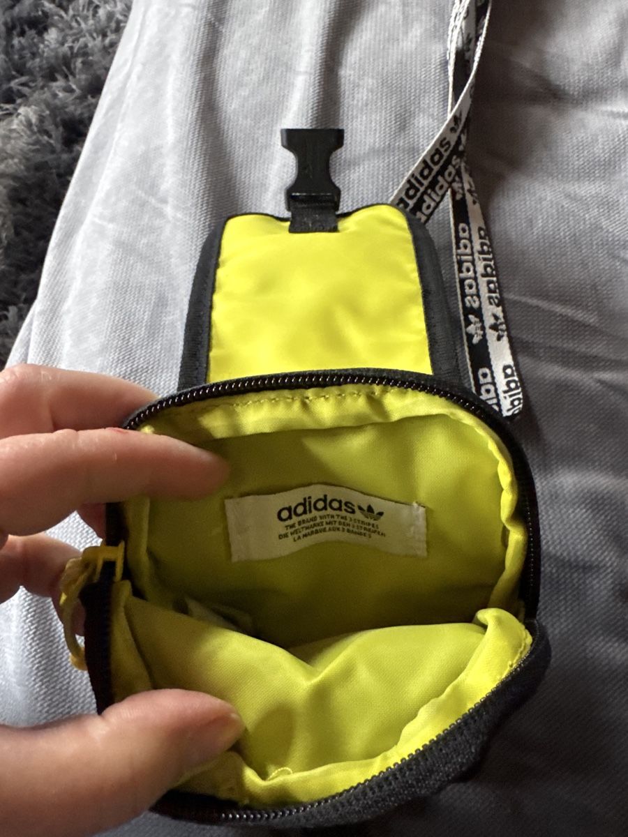 Adidas Borse: Adidas Umhängetasche/Handytasche  Neu – Nuovo (secondo la descrizione) da Vezia venduto da sidu03 5