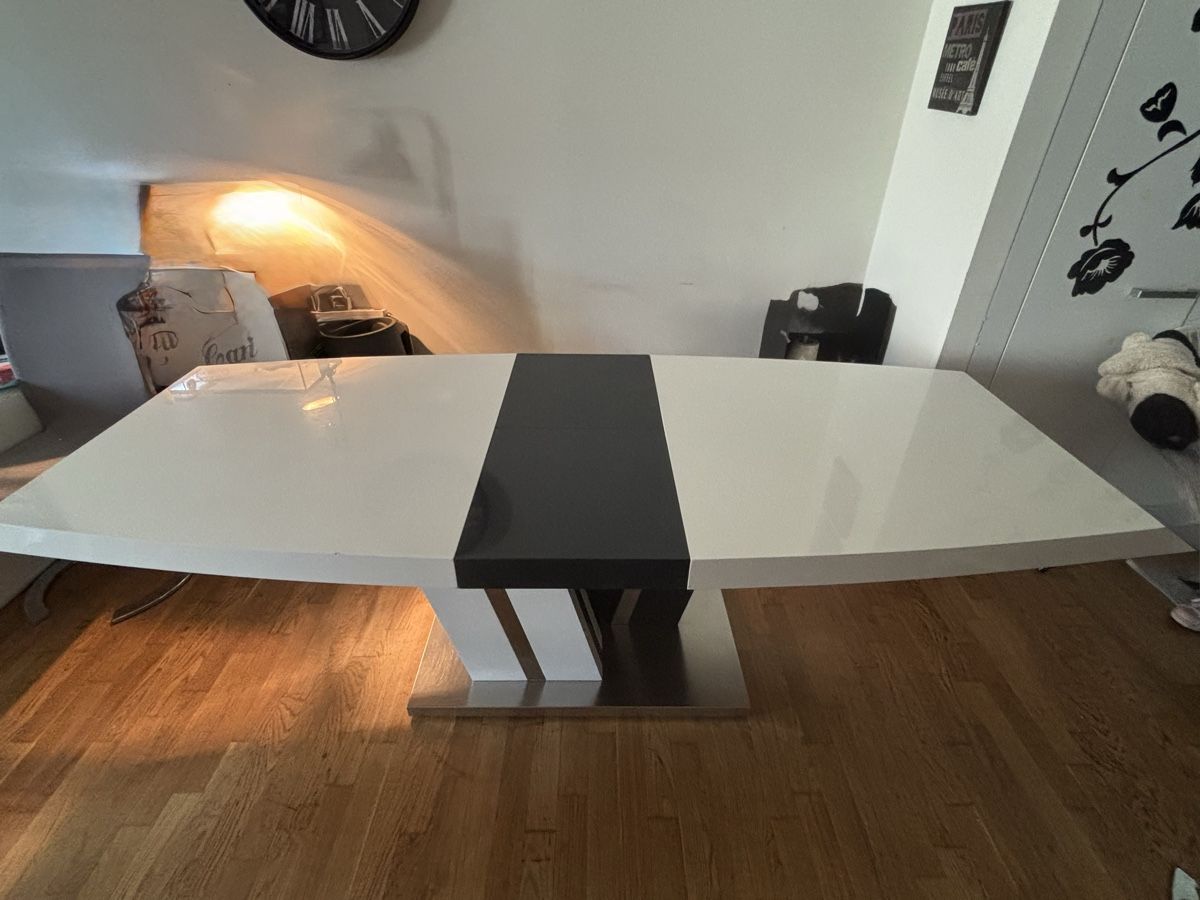 Tische: Table à manger extensible moderne de 8 à 10 personnes – Gebraucht aus Crissier von kel_7pbh 1