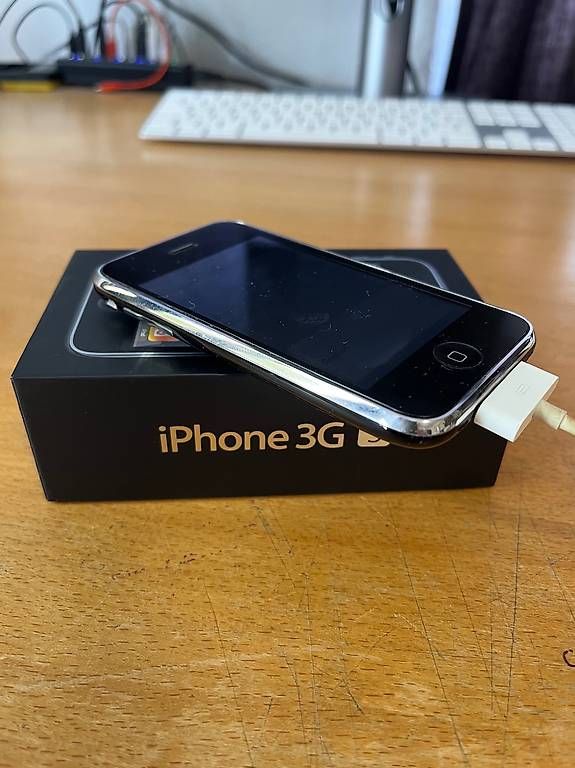 Apple Handys / Smartphones: iPhone 3GS nero - 8GB da collezione – Gebraucht aus Muggio von dan_z9gd 3