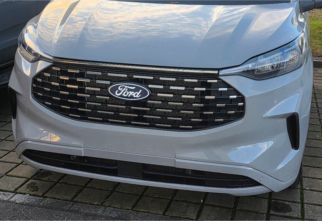 Ford Tutti pezzi di ricambio auto: Ford Transit Custom 2025 Kühlergrill – Usato da Kreuzlingen venduto da Turbothom81 2