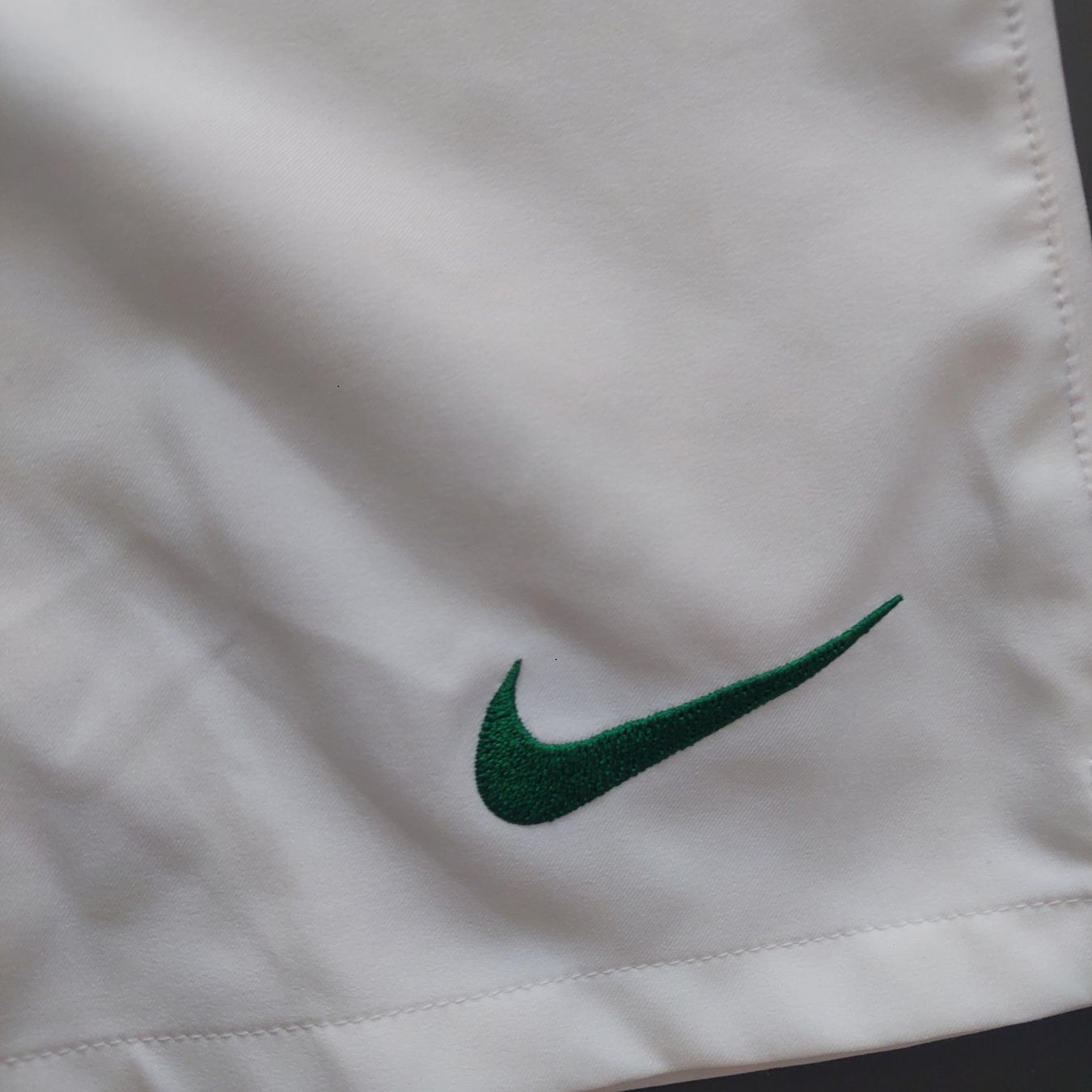 Nike Pantaloni: Sportshorts Gr.M/L Nike – Usato da Ermenswil venduto da Ingram0 5