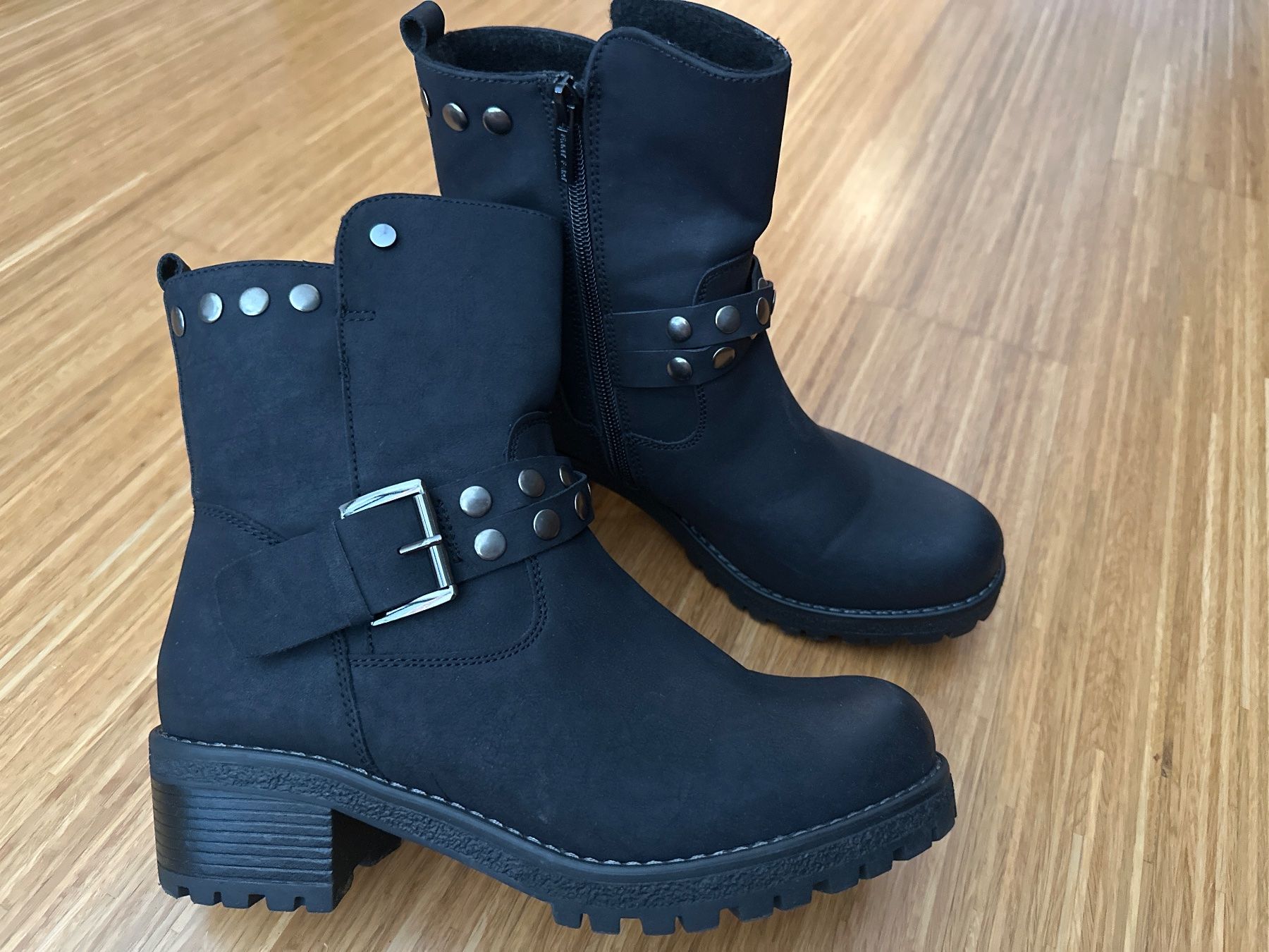 Scarpe da donna: Damen Stiefel schwarz Grösse 39 – Usato da Glattpark(Opfikon) venduto da giu_ml7l 1