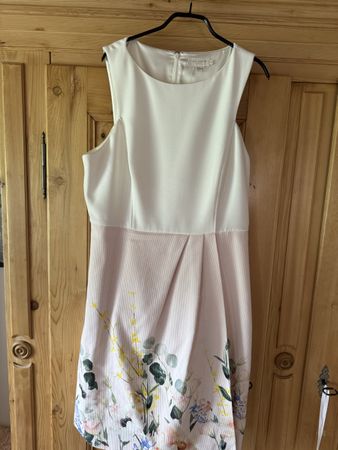 Kleid