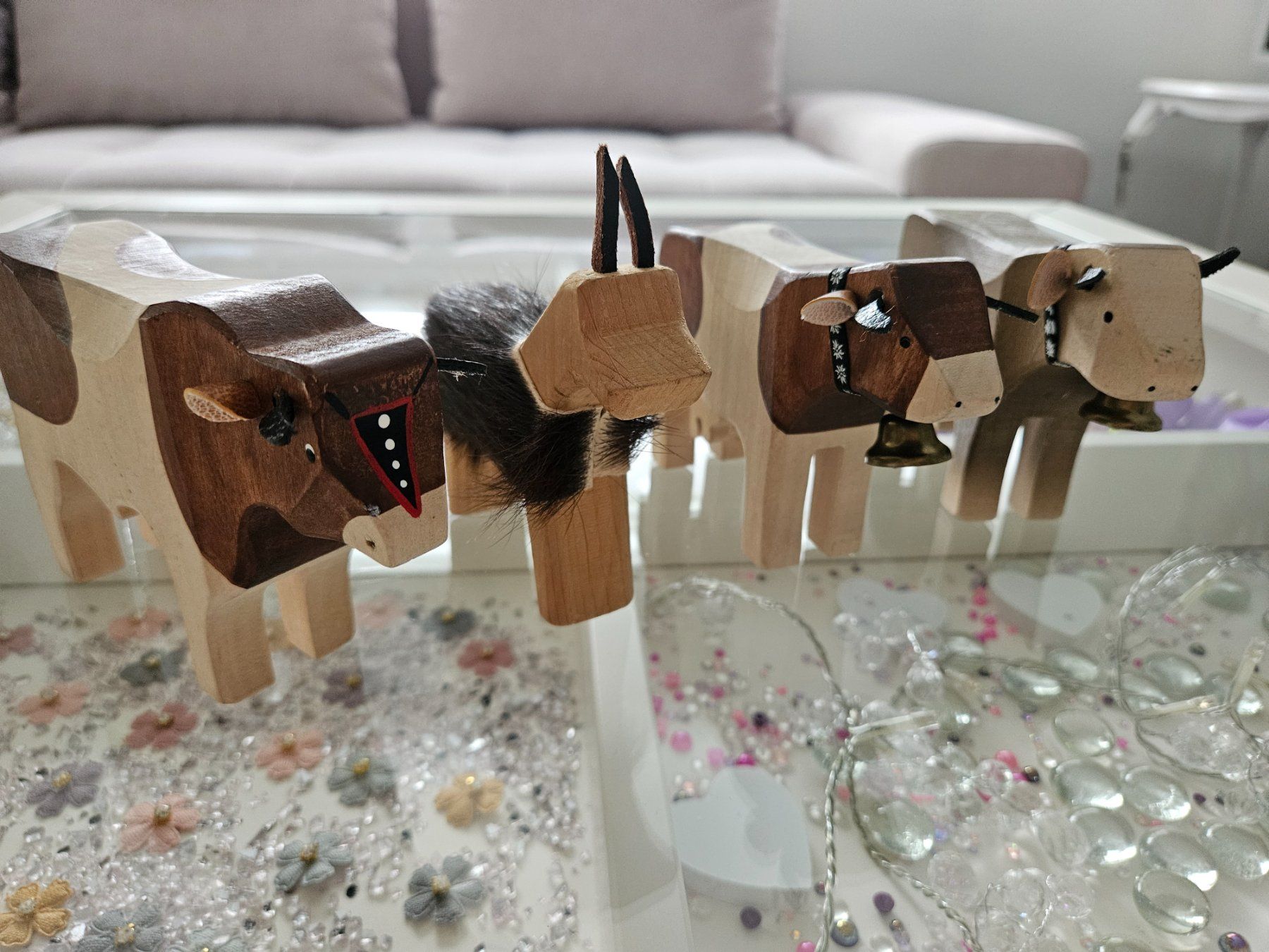 Trauffer Giocattoli: Trauffer Holzfiguren Kühe und Ziege – Usato da Unterägeri venduto da Sleepbear 4