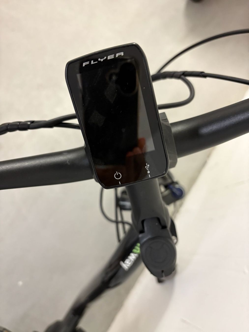 Flyer Biciclette: E-Bike FLYER schwarz Damenrad – Usato da Interlaken venduto da Master-Adi76 3